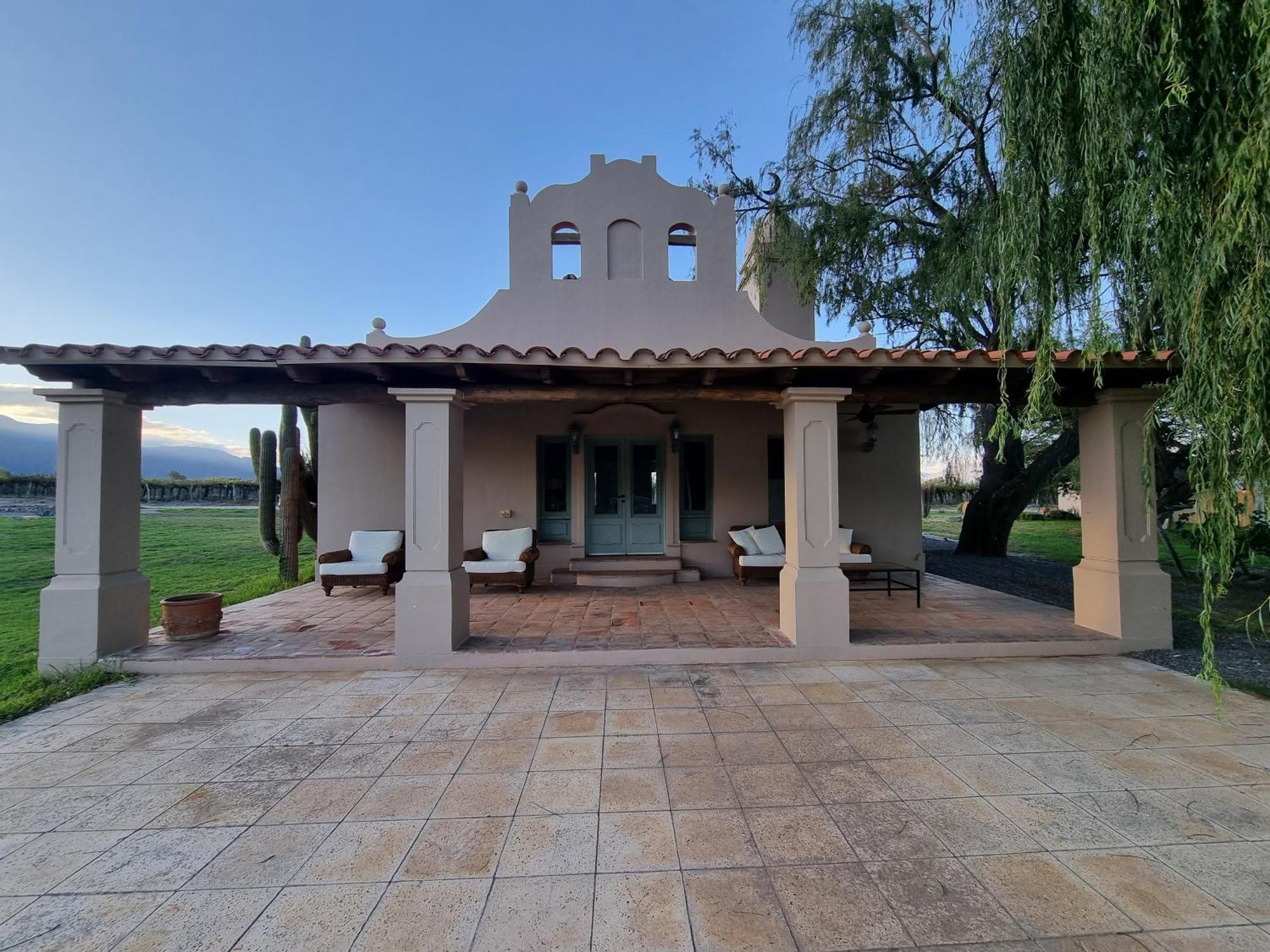 El Porvenir Wine